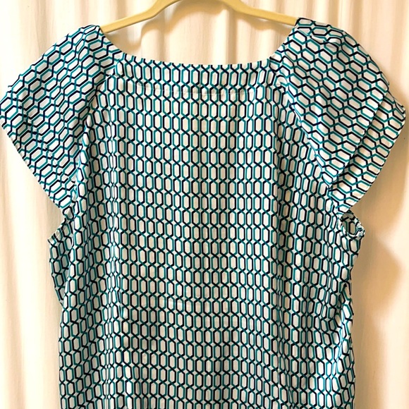 Dress Barn Geometric Soft Top - Picture 4 of 4